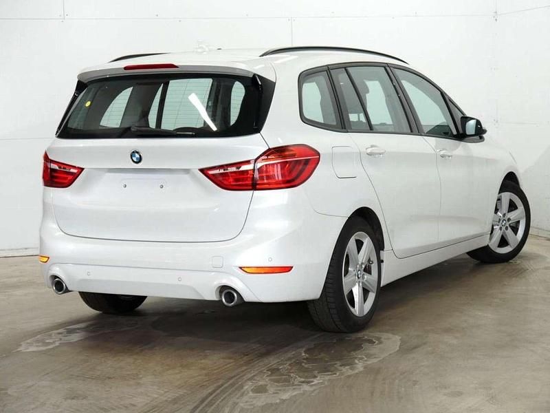 Gebraucht BMW 220 Advantage 190 PS (139 kW) 2022 Mineralweiss metallic Van / Kleinbus