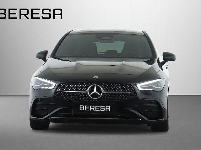 Gebraucht 2024 Mercedes CLA200 Shooting Brake AMG line Kombi | 32.890 € (Fairer Preis) - Bild 1/4