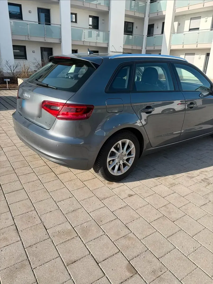 Gebraucht Audi A3 125 PS (91 kW) 2014 Grau Limousine