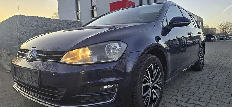 Blau Gebraucht 2017 VW Golf VII Allstar Kombi | 8.990 € (Guter Preis) - Bild 1/4