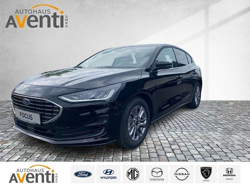 Obsidian schwarz metallic Neu 2025 Ford Focus Titanium Limousine | 27.579 € (Guter Preis) - Bild 1/4