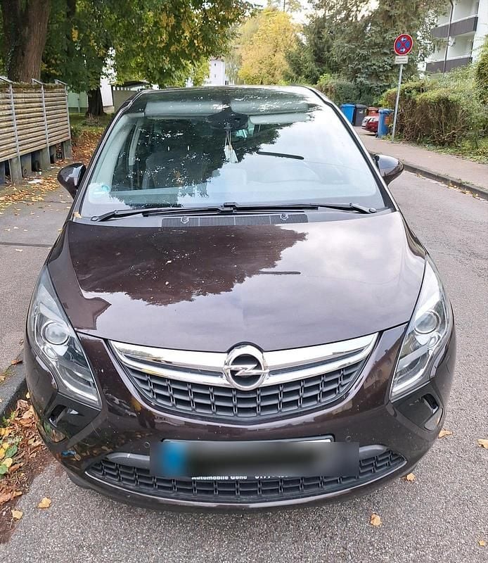 Braun Gebraucht 2012 Opel Zafira Tourer Van / Kleinbus | 6.000 € - Bild 1/4