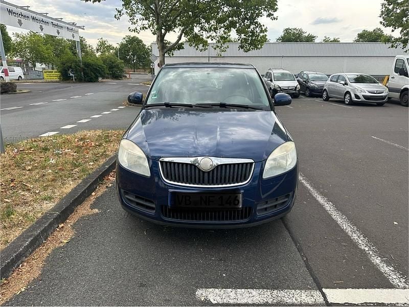 Blau Gebraucht 2009 Skoda Fabia Limousine | 1.490 € (Guter Preis) - Bild 1/4
