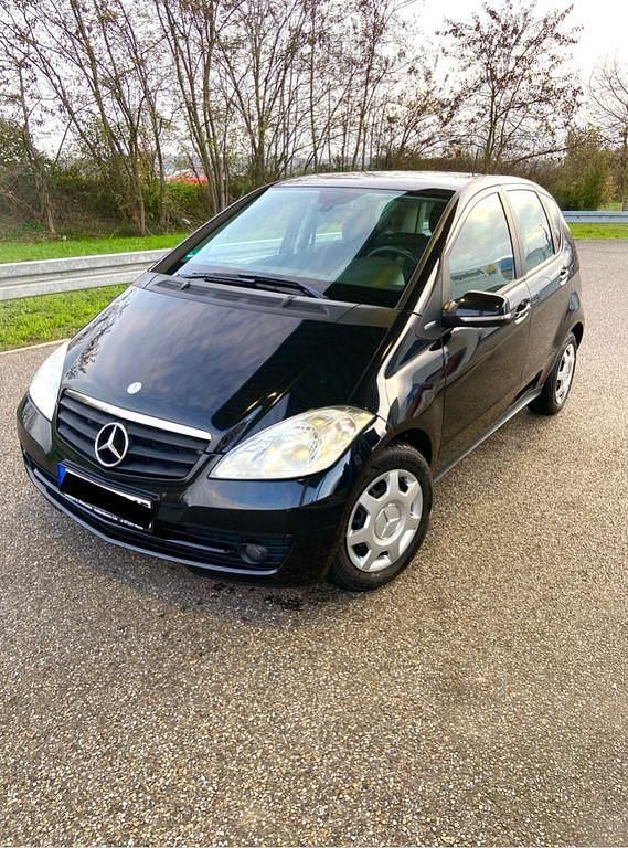 Schwarz Gebraucht 2009 Mercedes A180 Limousine | 1.990 € (Fairer Preis) - Bild 1/4