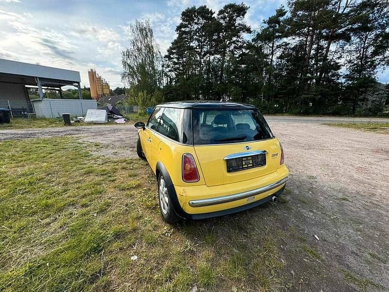 Usata Mini ONE 116 CV (85 kW) 2002 Giallo Utilitaria