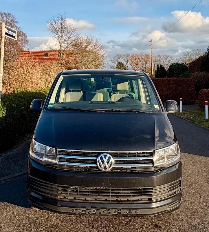 Schwarz Gebraucht 2016 VW Caravelle Van / Kleinbus | 17.000 € (Superpreis) - Bild 1/3
