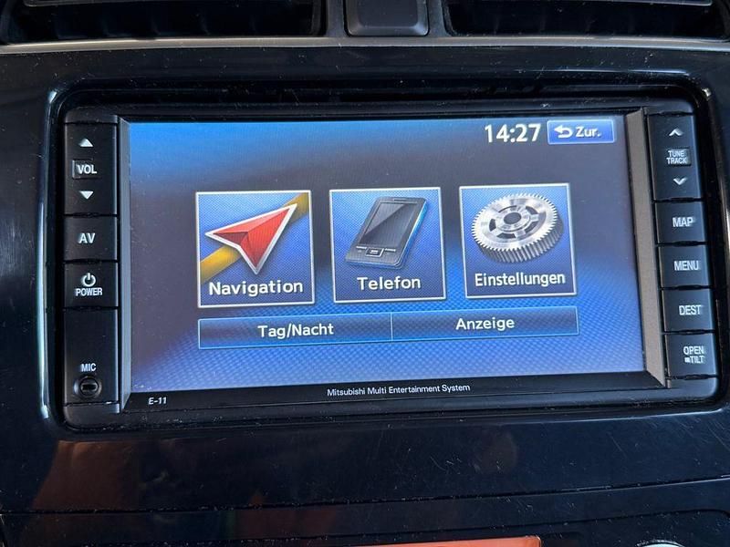 Gebraucht Mitsubishi Space Star 80 PS (58 kW) 2013 Weiß Van / Kleinbus