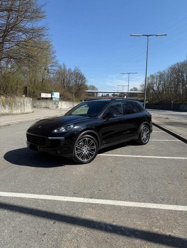 Schwarz Gebraucht 2017 Porsche Cayenne S SUV | 44.999 € - Bild 1/4