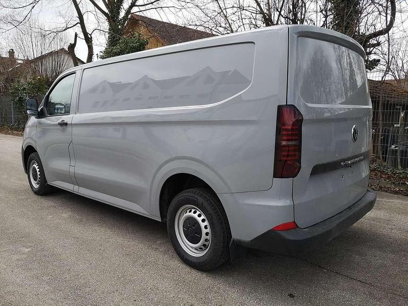 Neu VW Transporter 100 kW (136 PS) 2026 Stone grey Van