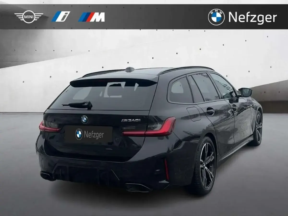 Gebraucht BMW 340 M Sport 374 PS (275 kW) 2024 Black sapphire metallic Kombi