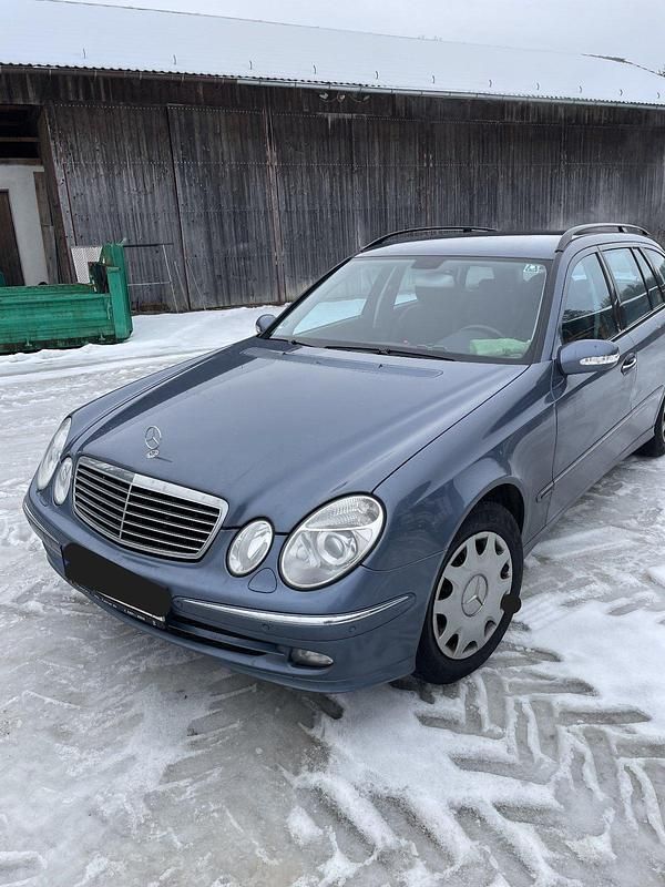Gebraucht Mercedes E280 Avantgarde 193 PS (141 kW) 2006 Blau Kombi