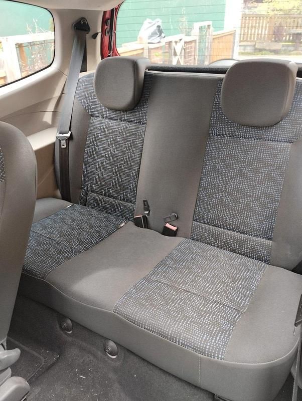 Second-hand Renault Twingo 75 CP (55 kW) 2009 Roșu Hatchback