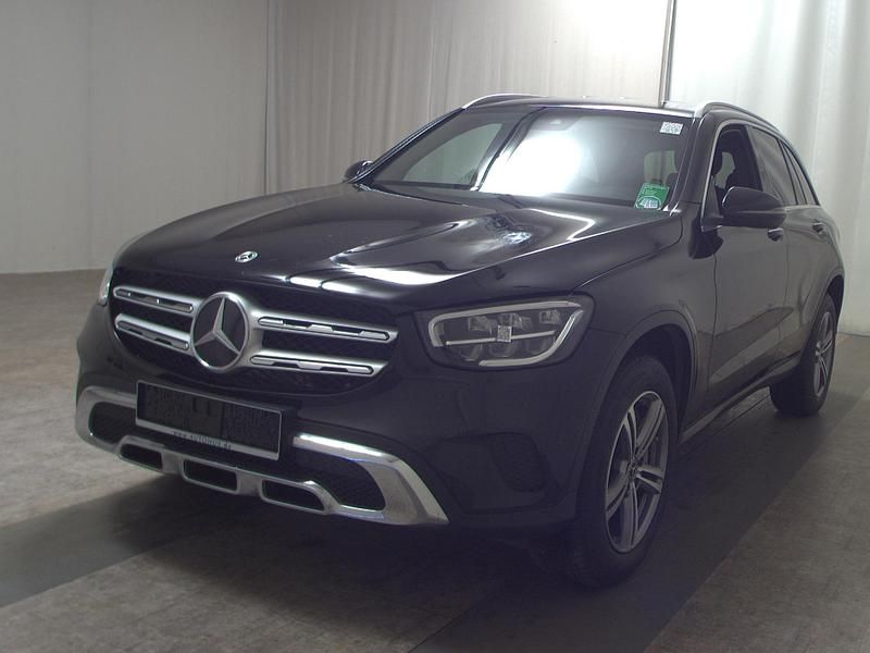 Gebraucht Mercedes GLC300e 320 PS (235 kW) 2021 Schwarz unilack SUV