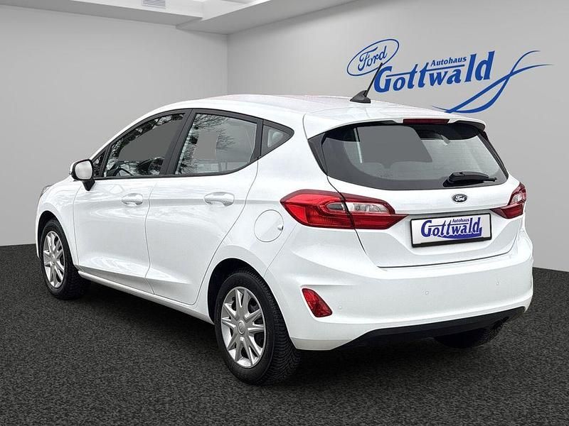 Gebraucht Ford Fiesta Cool & Connect 75 PS (55 kW) 2020 Weiß Kleinwagen