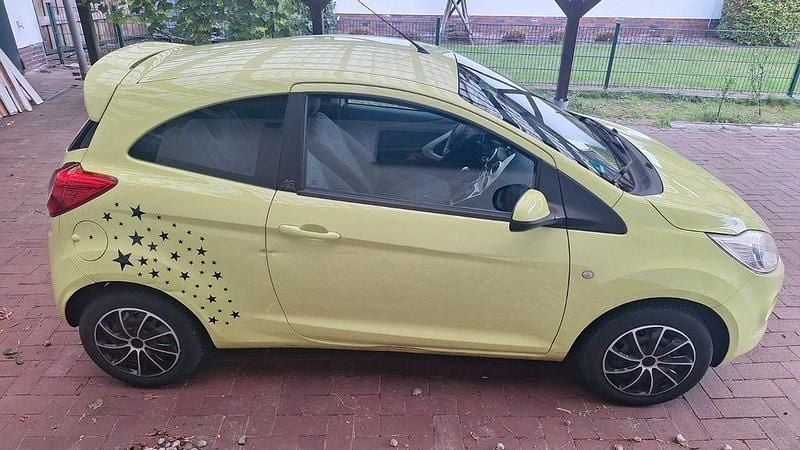 Gelb Gebraucht 2009 Ford Ka Trend Kleinwagen | 2.500 € (Guter Preis) - Bild 1/4