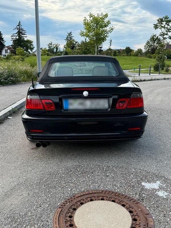 Gebraucht BMW 318 Cabriolet 143 PS (105 kW) 2002 Schwarz Cabrio
