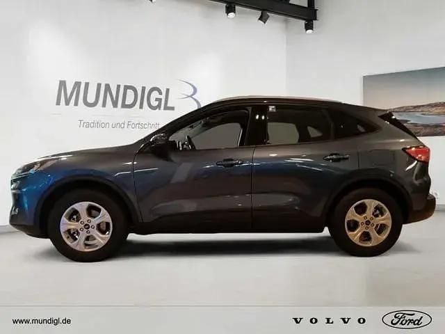 Gebraucht Ford Kuga Cool & Connect 120 PS (88 kW) 2022 Blau (chromablau metallic) SUV