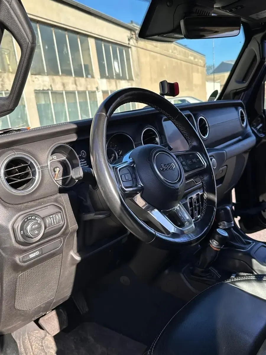 Gebraucht Jeep Gladiator 264 PS (194 kW) 2021 Schwarz Pickup