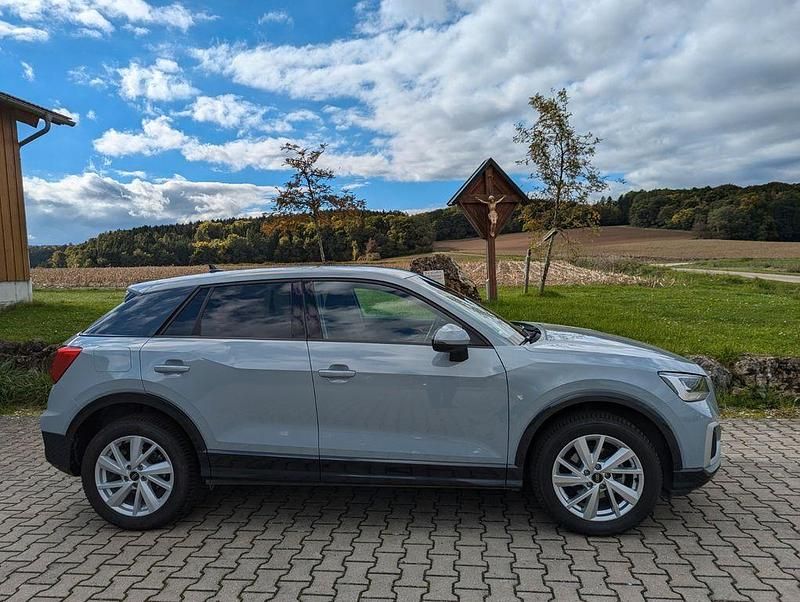 Gebraucht Audi Q2 Advanced 150 PS (110 kW) 2024 Grau SUV
