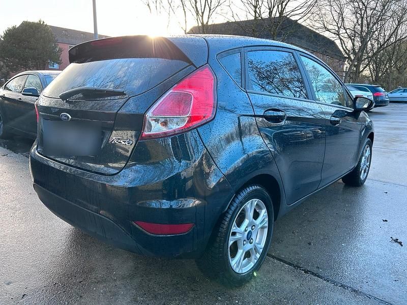 Gebraucht Ford Fiesta SYNC Edition 80 PS (58 kW) 2014 Schwarz Kleinwagen