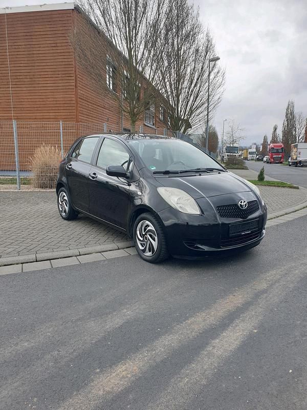 Gebraucht Toyota Yaris 87 PS (63 kW) 2006 Schwarz Kleinwagen