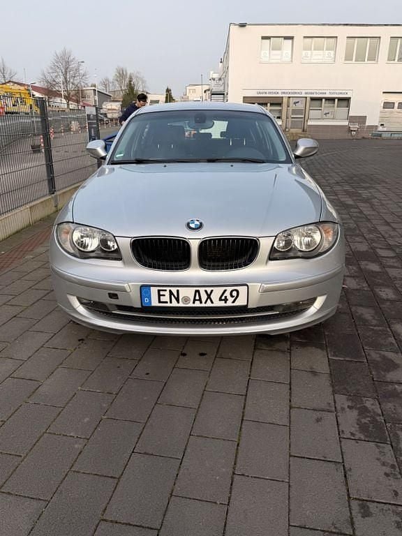 Gebraucht BMW 116 122 PS (89 kW) 2010 Silber Kleinwagen
