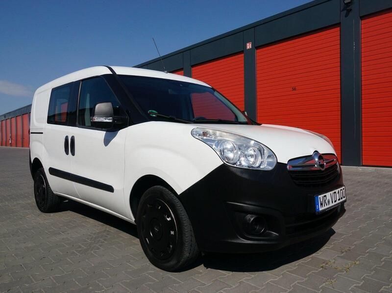 Weiß Gebraucht 2015 Opel Combo Van / Kleinbus | 5.000 € (Superpreis) - Bild 1/4