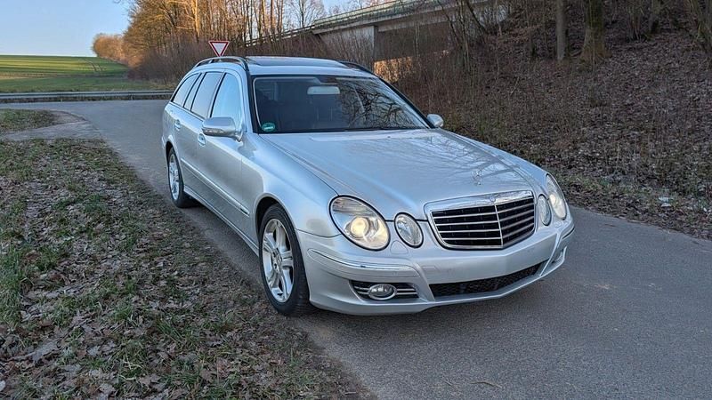 Gebraucht Mercedes E320 Avantgarde 224 PS (164 kW) 2009 Silber Kombi