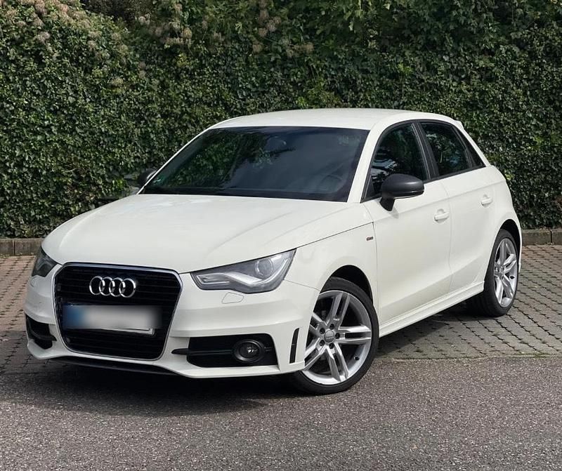 Weiß Gebraucht 2012 Audi A1 Sportback S-Line Kleinwagen | 6.799 € (Fairer Preis) - Bild 1/4