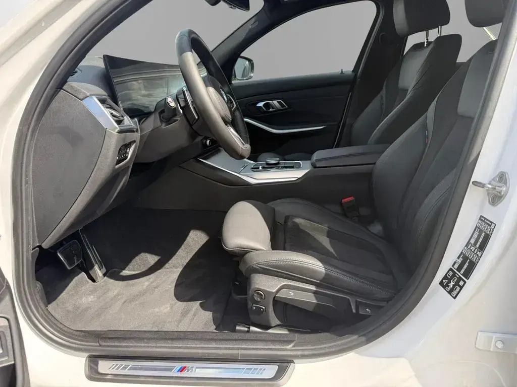 Gebraucht BMW 320 M Sport 190 PS (139 kW) 2023 Weiss Limousine