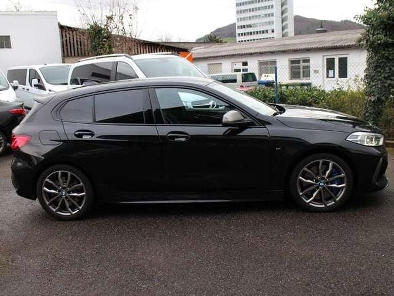 Gebraucht BMW 135 306 PS (225 kW) 2022 Black saphirre (metallic) Kleinwagen