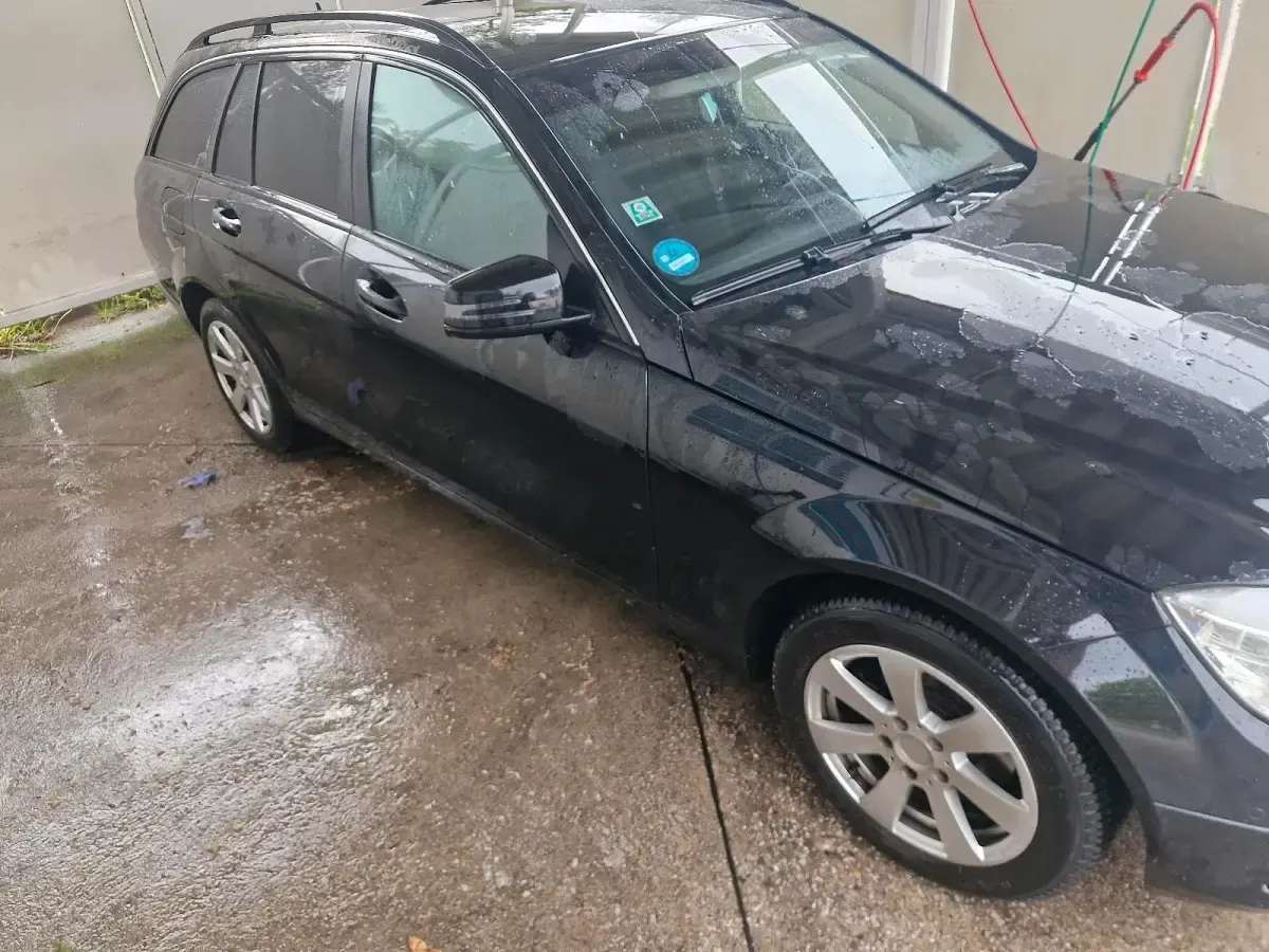 Gebraucht Mercedes 200 136 PS (100 kW) 2010 Schwarz Kombi