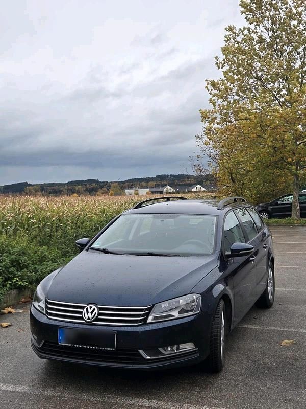 Blau Gebraucht 2012 VW Passat Kombi | 7.500 € (Fairer Preis) - Bild 1/4