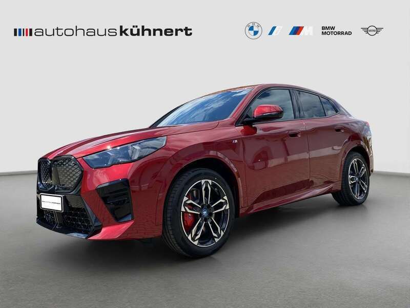 Dragon fire rot metallic Neu 2025 BMW iX2 M Sport SUV | 64.155 € (Teuer) - Bild 1/4