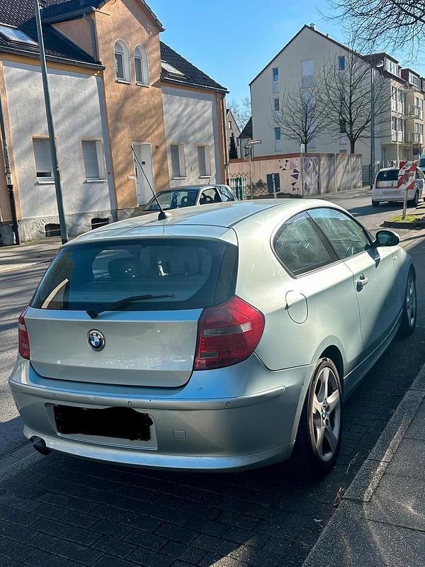 Gebraucht BMW 118 143 PS (105 kW) 2007 Silber Kleinwagen