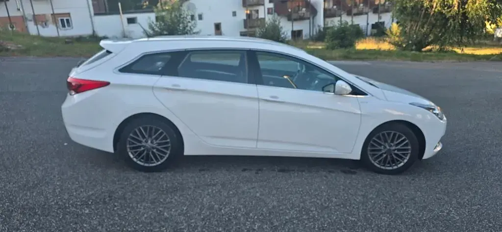 Gebraucht Hyundai i40 Classic 135 PS (99 kW) 2017 Weiß Limousine