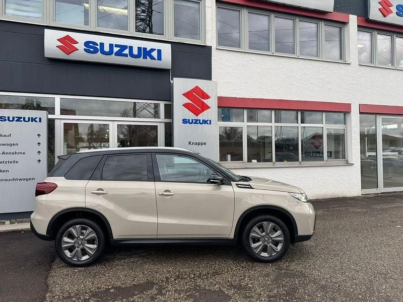 Gebraucht Suzuki Vitara Comfort+ 102 PS (75 kW) 2024 Beige SUV