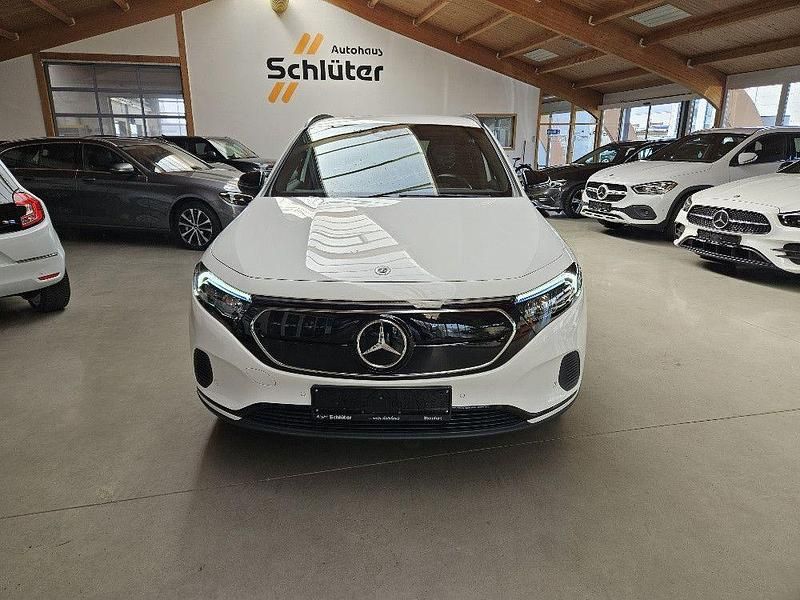 Gebraucht Mercedes EQA250 Advanced Plus 139 kW (190 PS) 2021 Polarweiß SUV