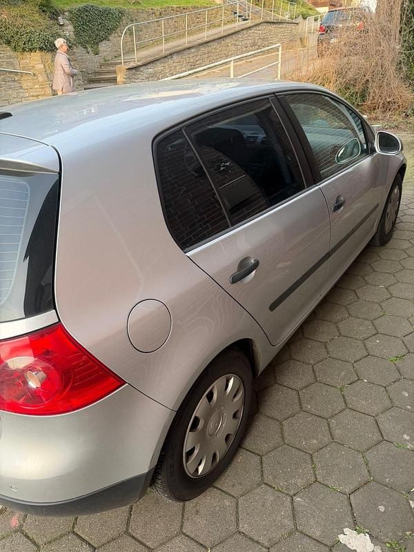 Gebraucht VW Golf V 105 PS (77 kW) 2004 Silber Kleinwagen