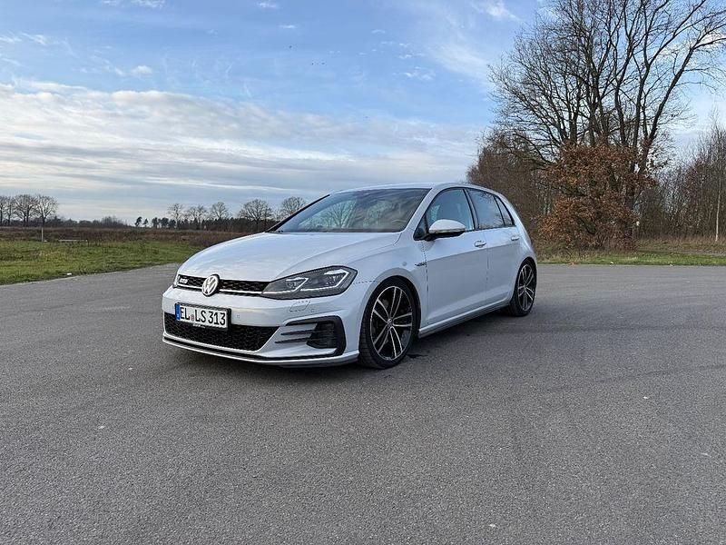 Weiß Gebraucht 2017 VW Golf GTD Limousine | 16.990 € (Fairer Preis) - Bild 1/4