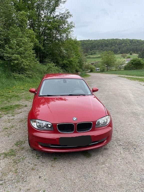 Rot Gebraucht 2008 BMW 118 Kleinwagen | 1.999 € (Superpreis) - Bild 1/4