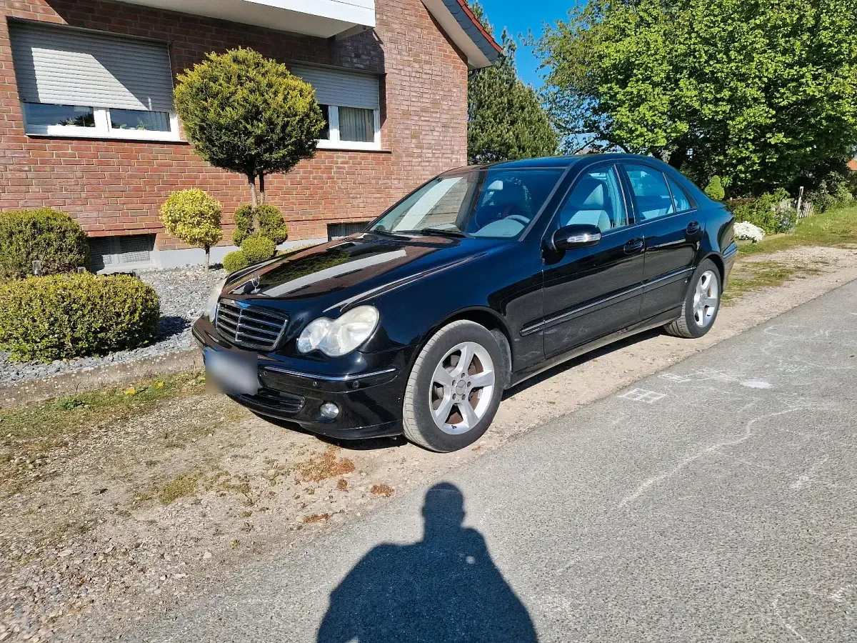 Gebraucht Mercedes C220 150 PS (110 kW) 2006 Schwarz Limousine