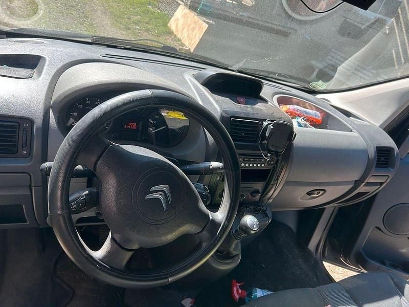 Second-hand Citroën Jumpy 128 CP (94 kW) 2012 Albastru Monovolum