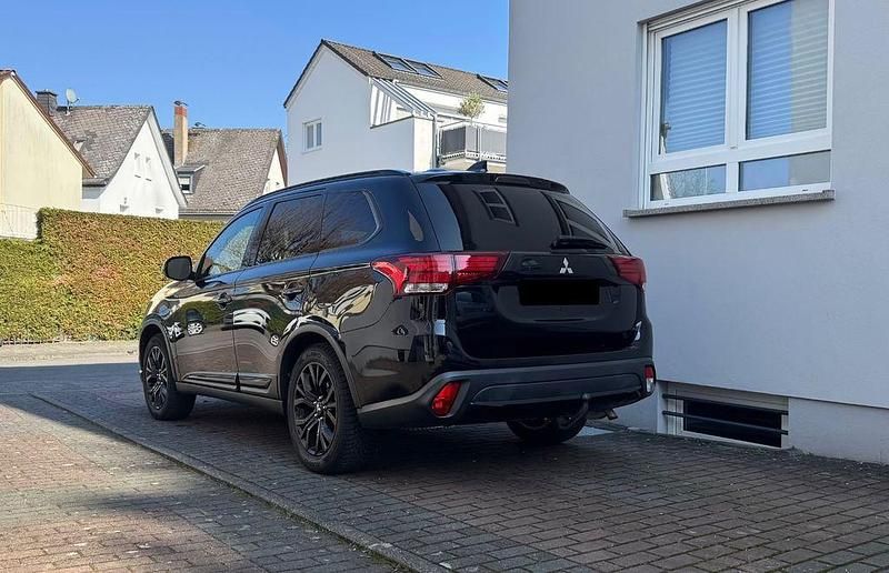 Gebraucht Mitsubishi Outlander 150 PS (110 kW) 2018 Schwarz SUV