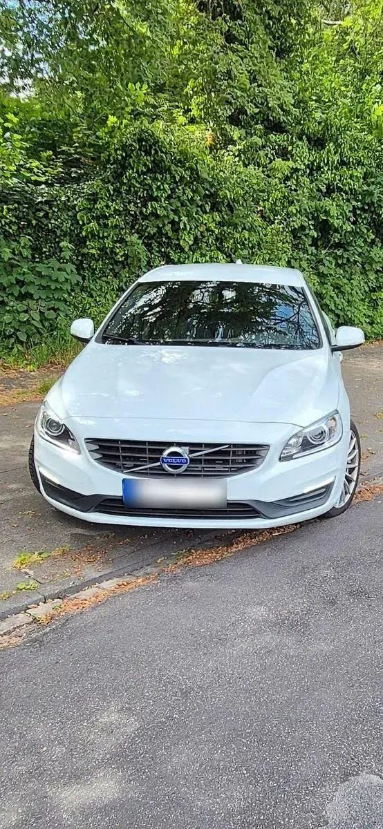 Gebraucht Volvo V60 150 PS (110 kW) 2016 Weiß Kombi