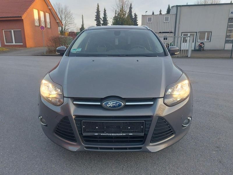 Gebraucht Ford Focus 125 PS (91 kW) 2013 Braun Kombi