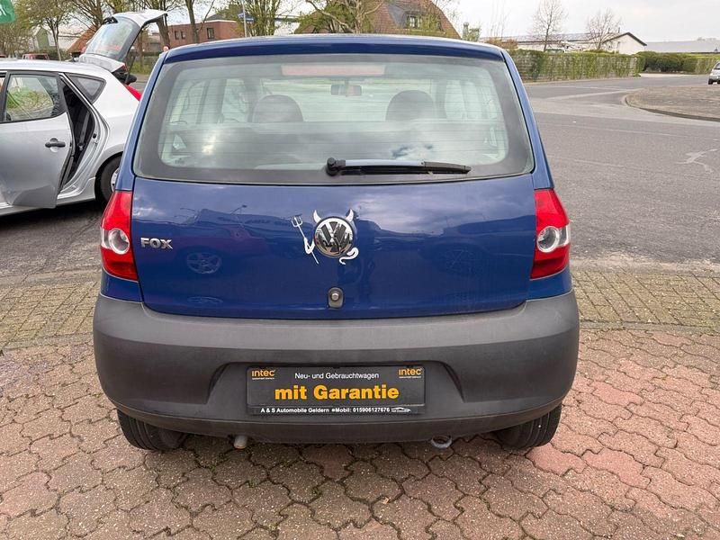 Usata VW Fox Basis 54 CV (39 kW) 2006 Blu Utilitaria