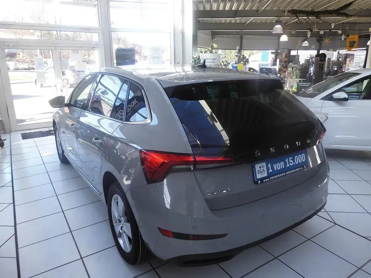 Gebraucht Skoda Scala Style 150 PS (110 kW) 2021 Grau Kleinwagen