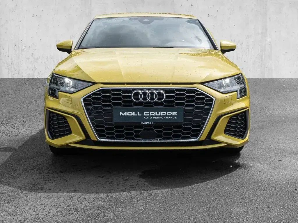 Gebraucht Audi A3 204 PS (150 kW) 2023 Pythongelb (metallic) Limousine