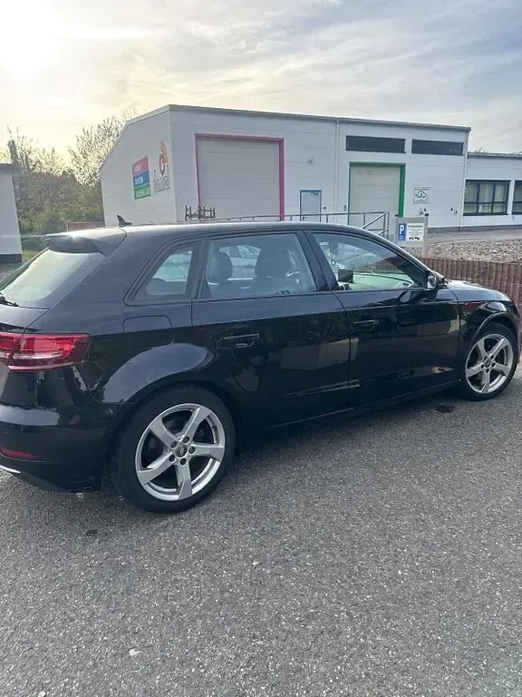 Gebraucht Audi A3 150 PS (110 kW) 2018 Schwarz Limousine